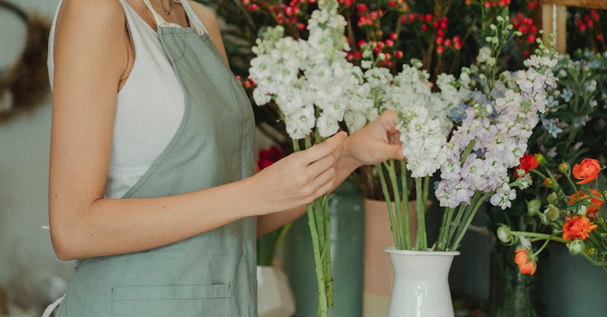 Exploring Local Flora: A Seasonal Approach to Flower Arranging