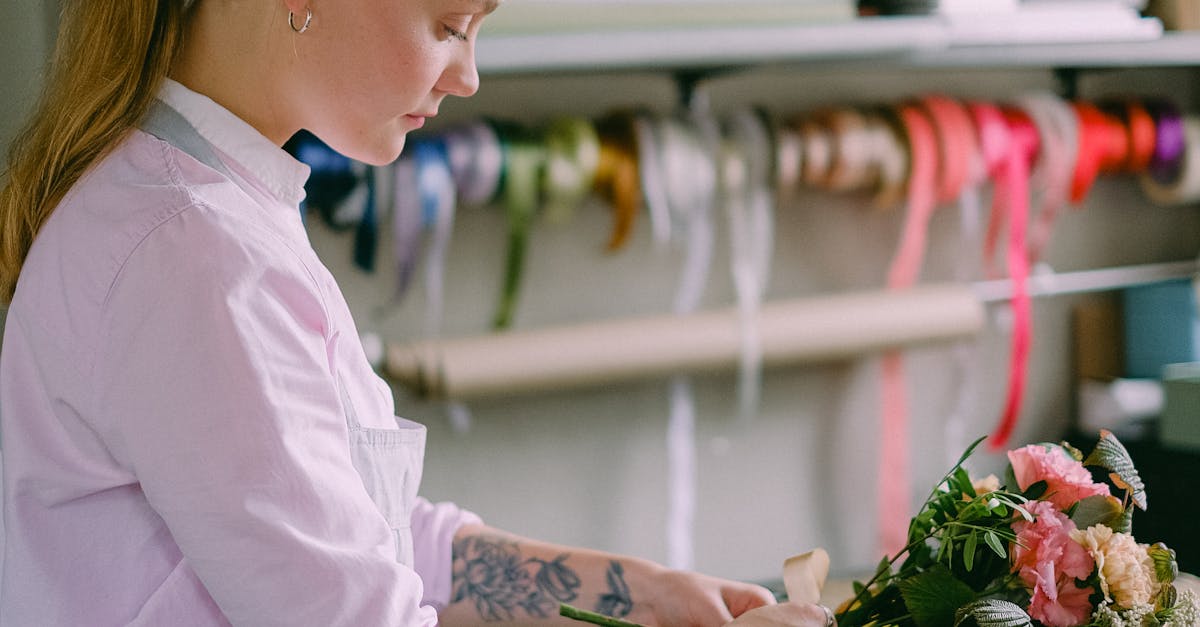 Mastering the Art of Floral Mechanics for Stunning Arrangements