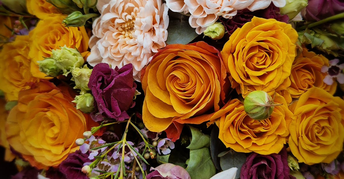 Seasonal Themes: Designing Floral Arrangements for Every Month